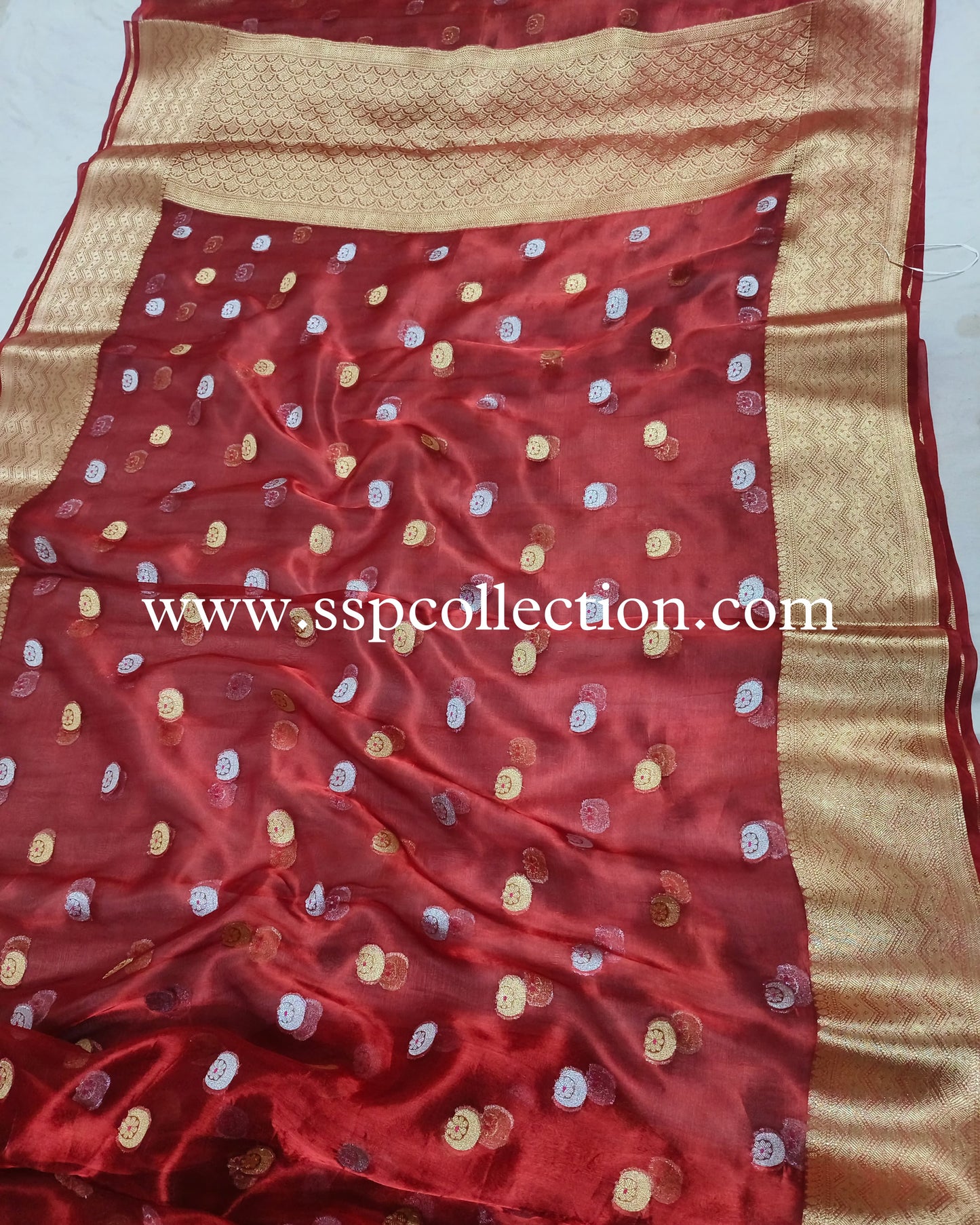 Red Pure Tissue Silk Chand-Tara Banarasi Saree