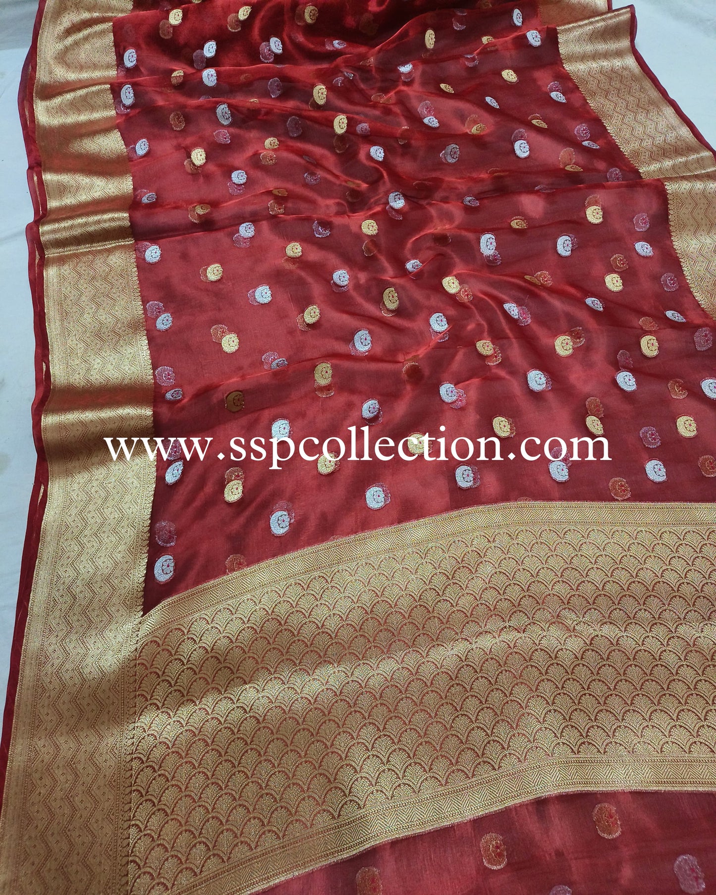 Red Pure Tissue Silk Chand-Tara Banarasi Saree