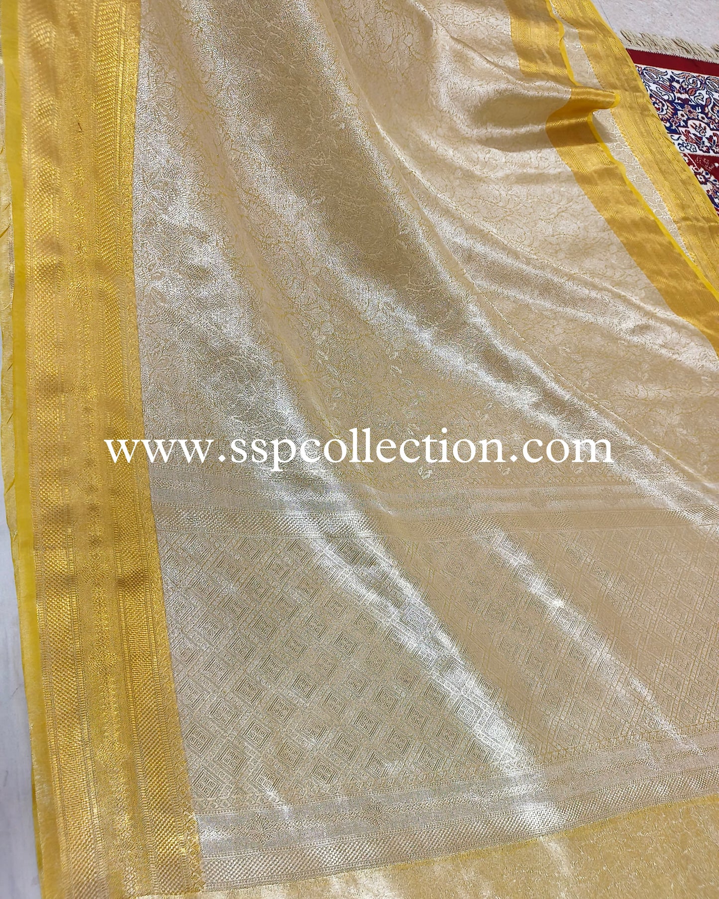 Yellow-Gold Pure Tissue Silk Silver Tanchoi Brocade Banarasi Saree