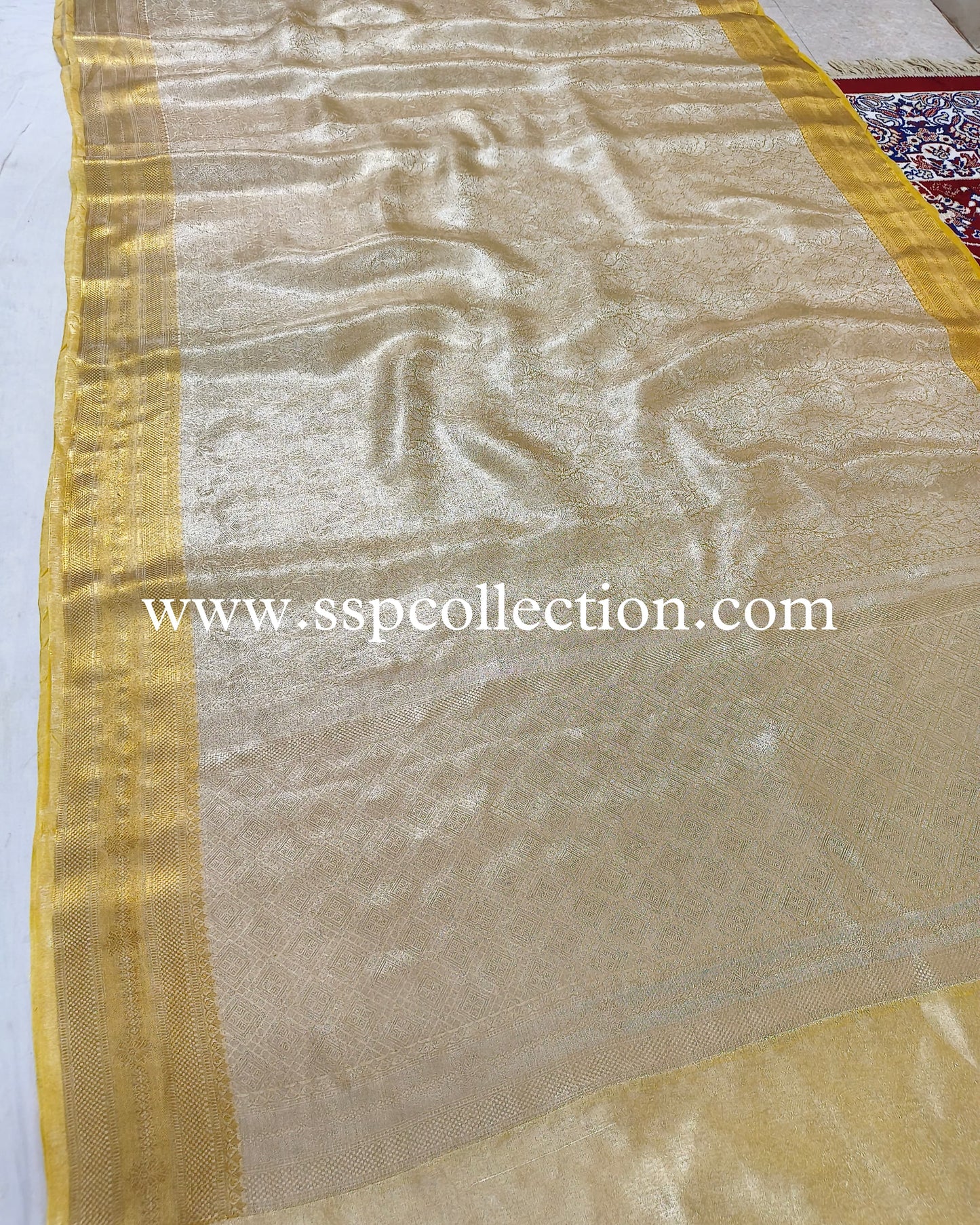 Yellow-Gold Pure Tissue Silk Silver Tanchoi Brocade Banarasi Saree