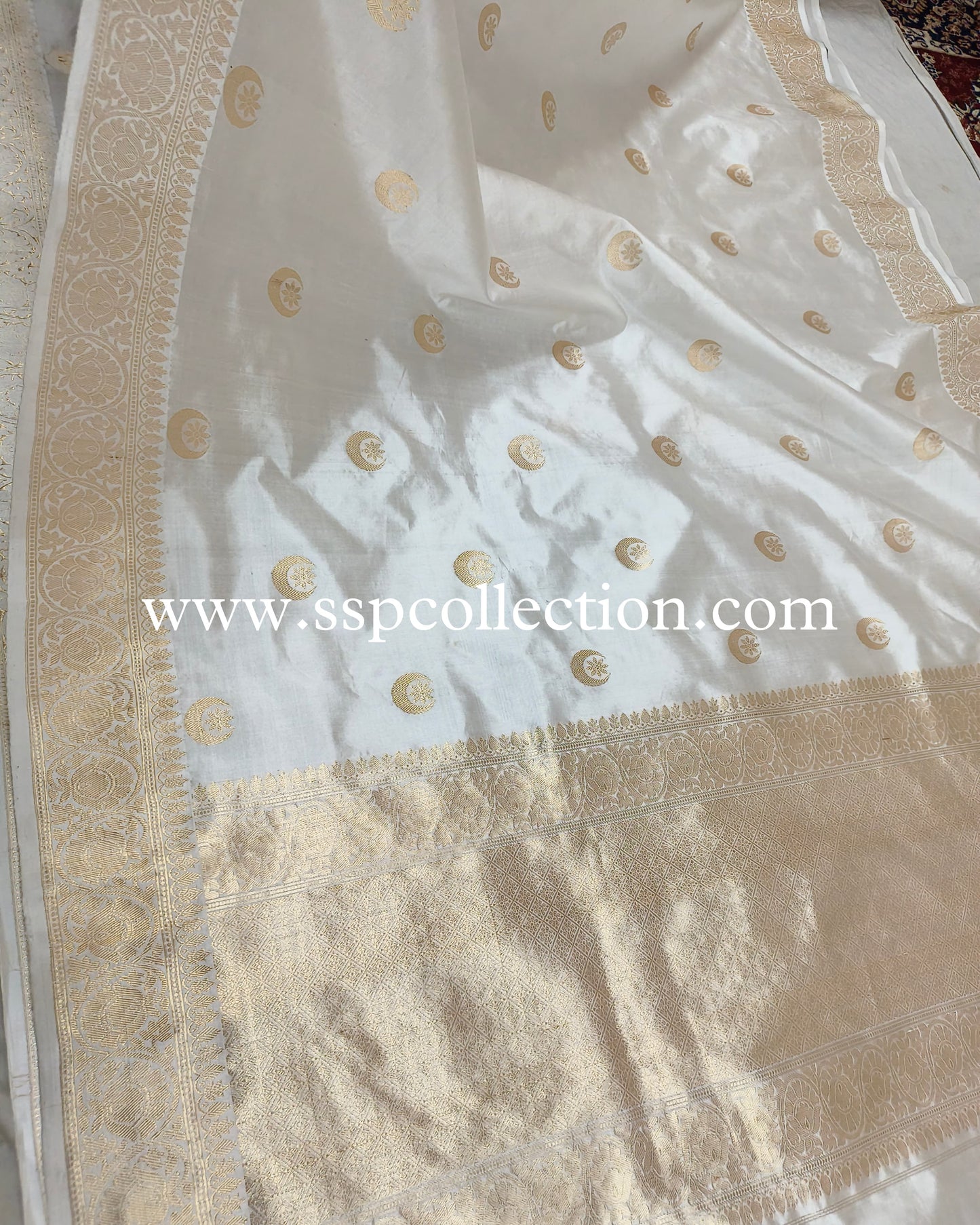 White Pure Mango Silk Chand-Tara Banarasi Saree