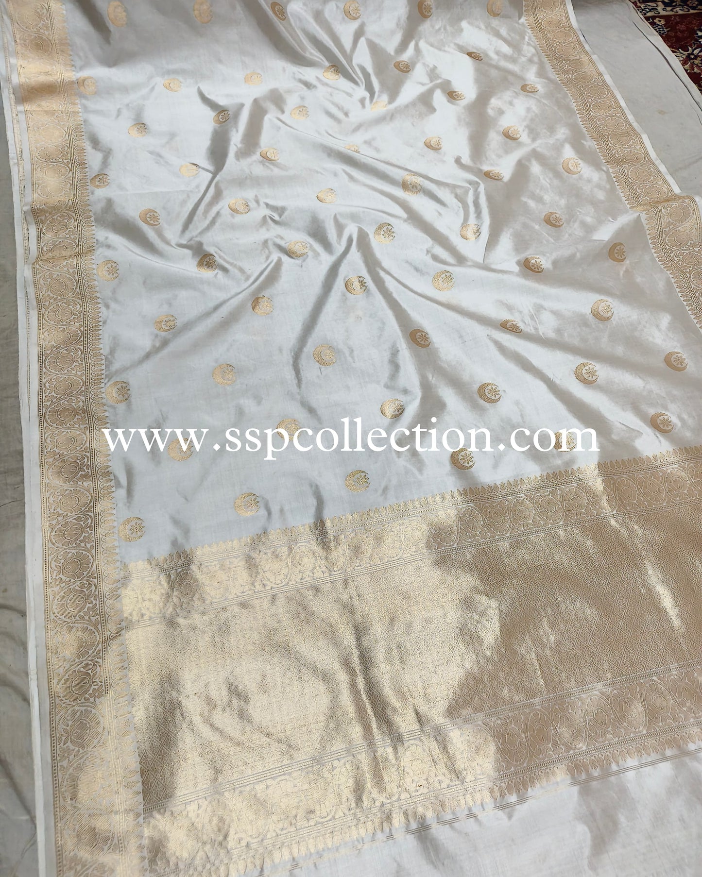 White Pure Mango Silk Chand-Tara Banarasi Saree