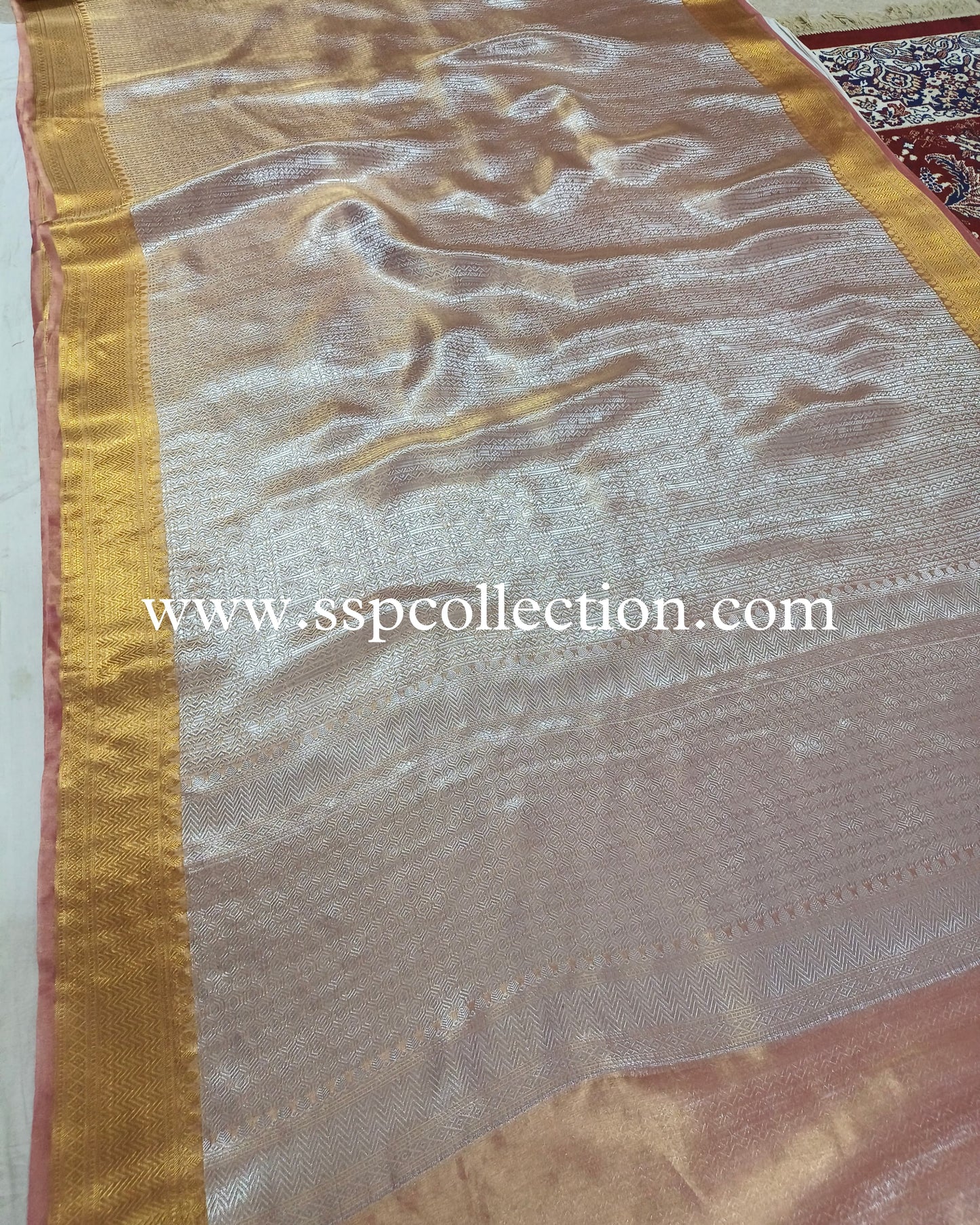 Onion-Pink Pure Tissue Silk Silver Tanchoi Brocade Banarasi Saree